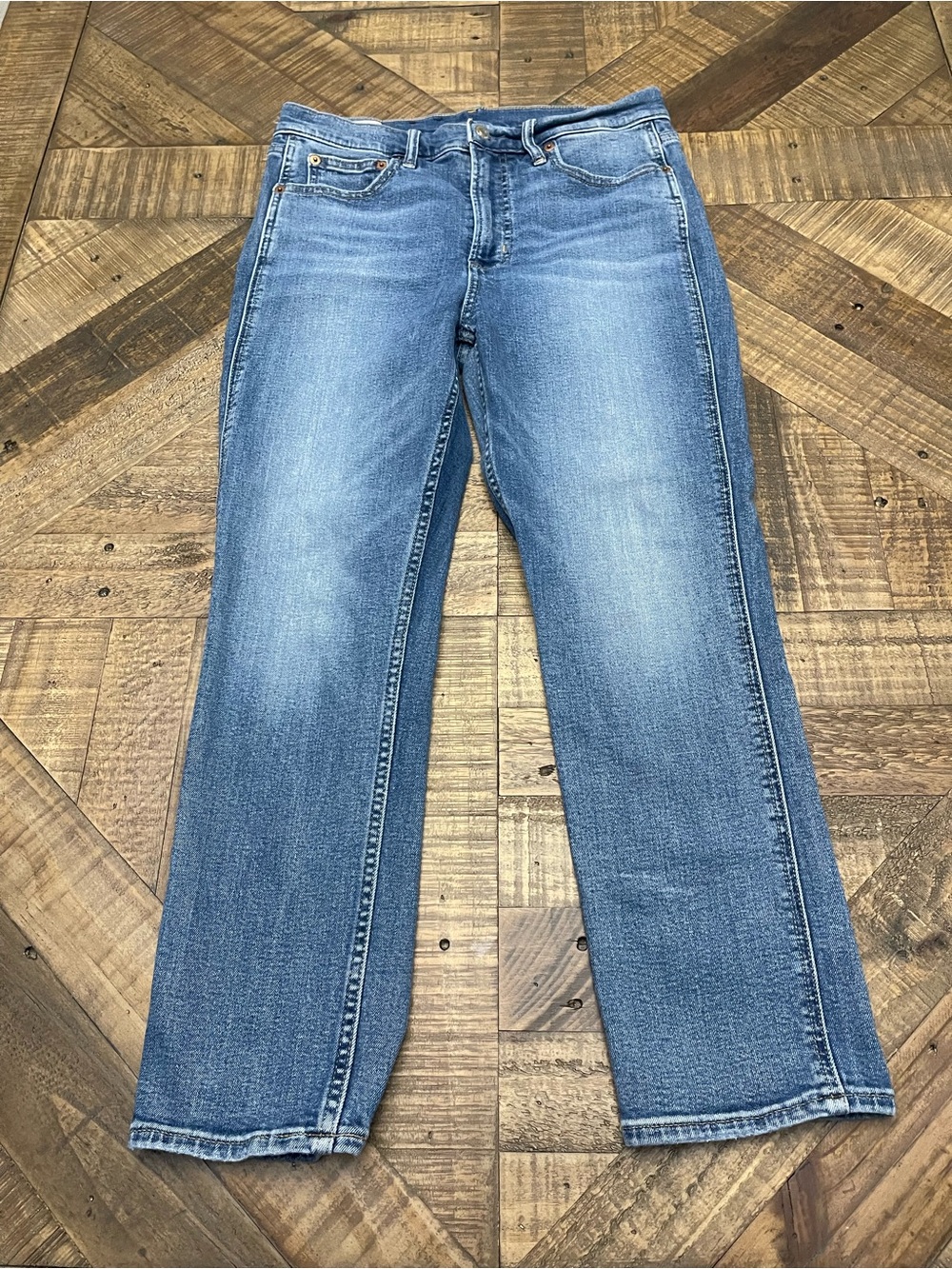 GAP Mid Wash Cropped Straight Jeans